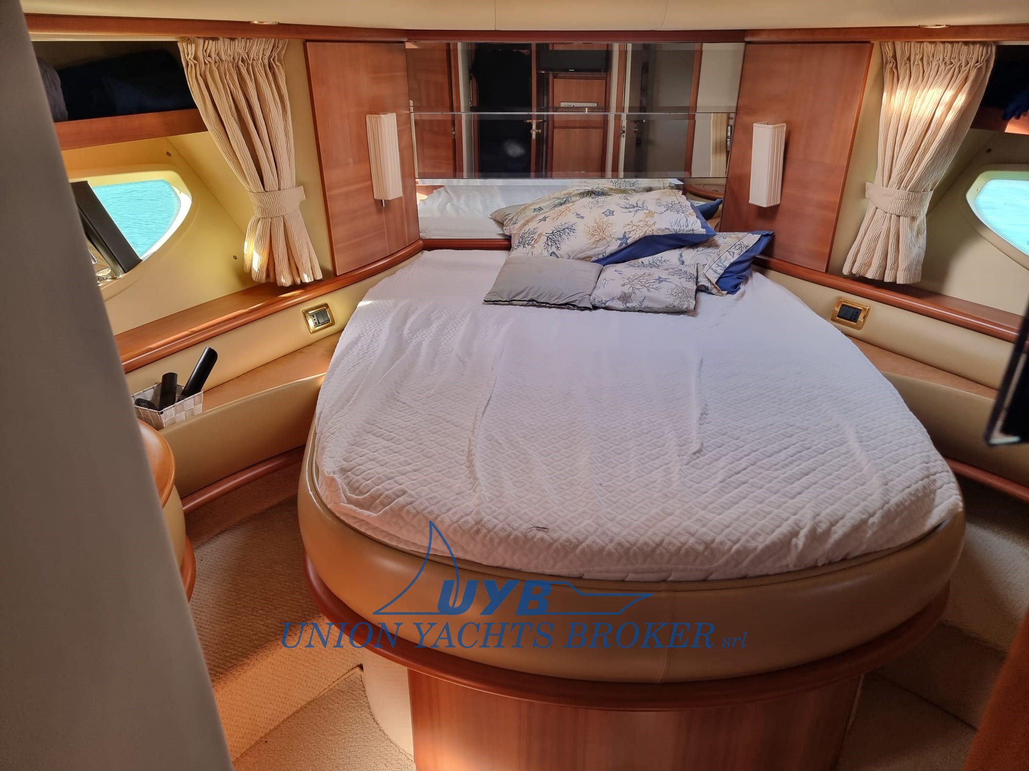 2009 Azimut 62 te koop (photo 18)