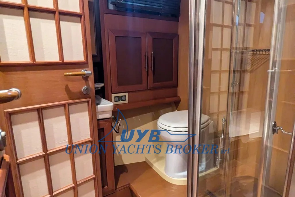 2005 Mochi Craft Mochi 51 Dolphin for sale (photo 3)