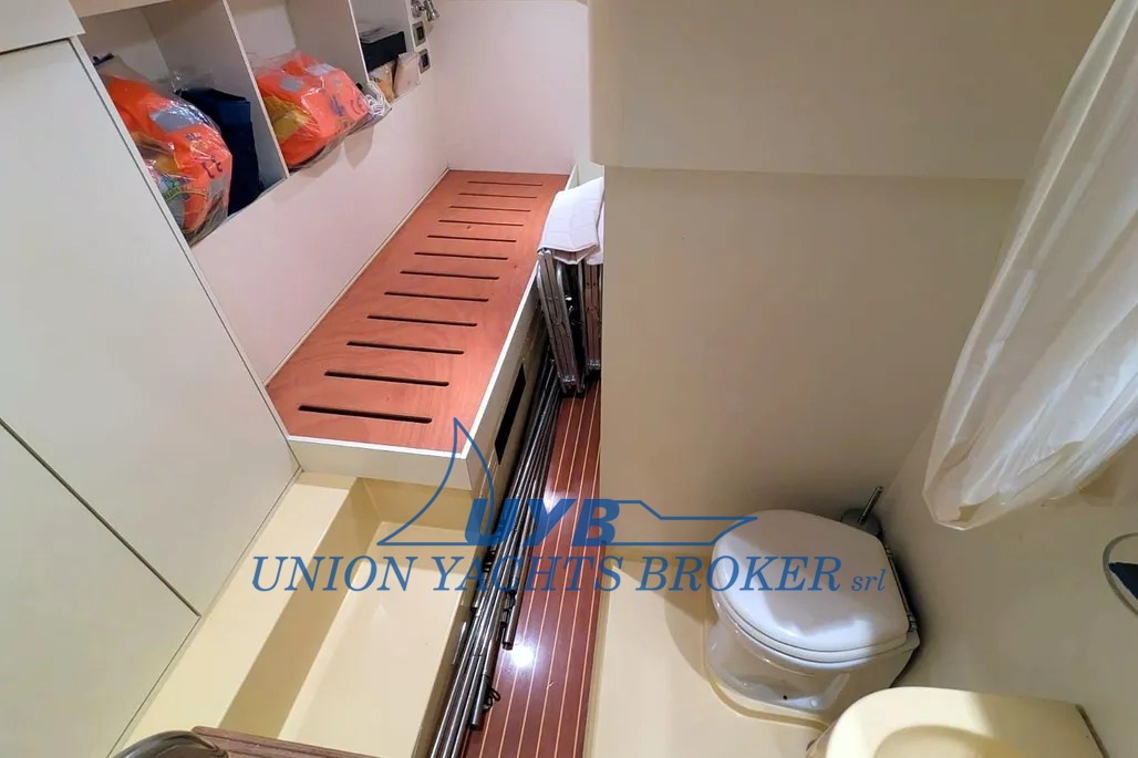 2005 Mochi Craft Mochi 51 Dolphin for sale (photo 8)