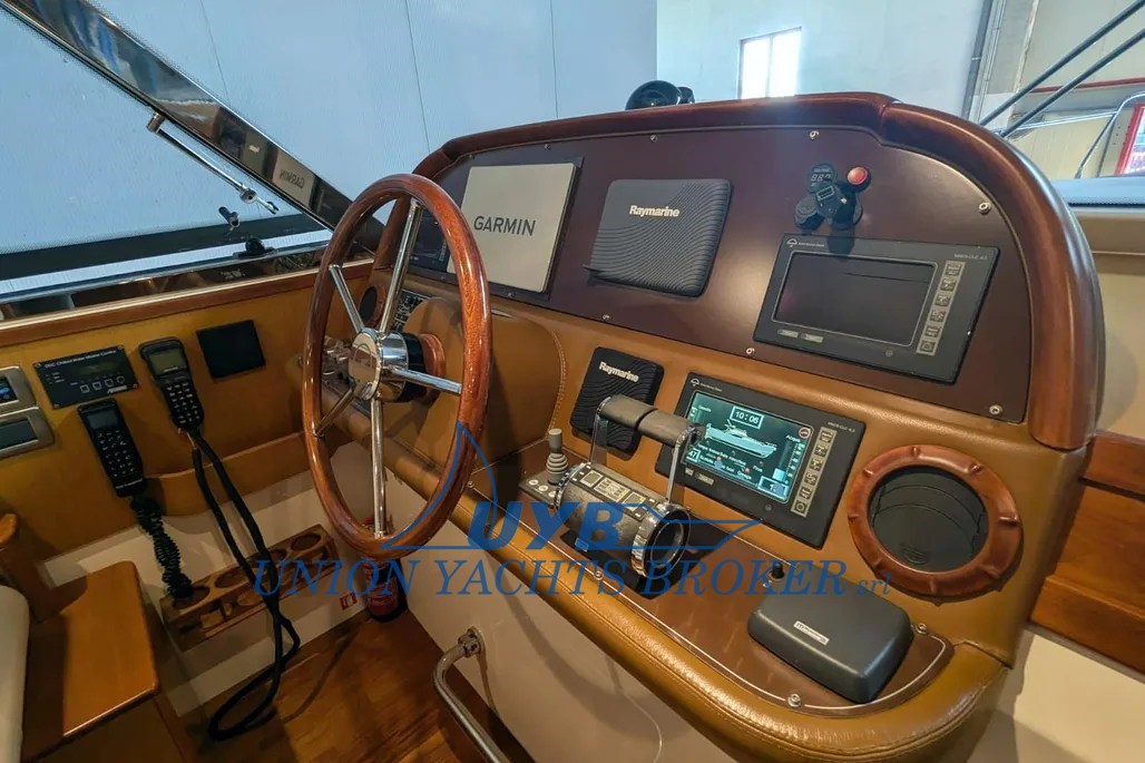2005 Mochi Craft Mochi 51 Dolphin for sale (photo 13)