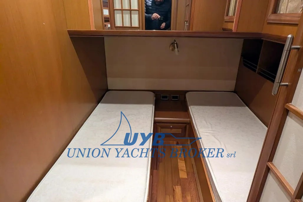 2005 Mochi Craft Mochi 51 Dolphin for sale (photo 19)