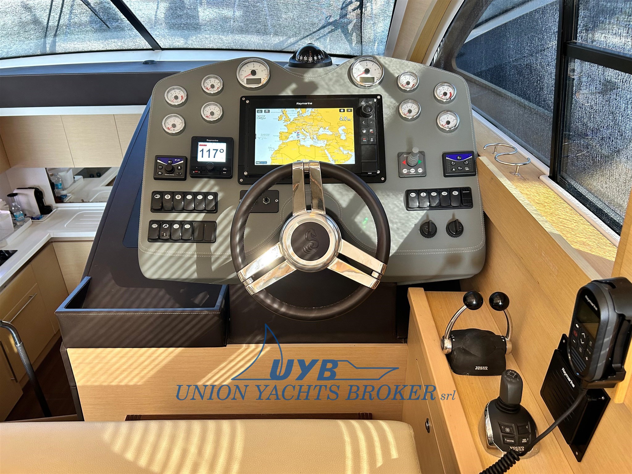 2010 Beneteau Montecarlo 47 for sale (photo 5)