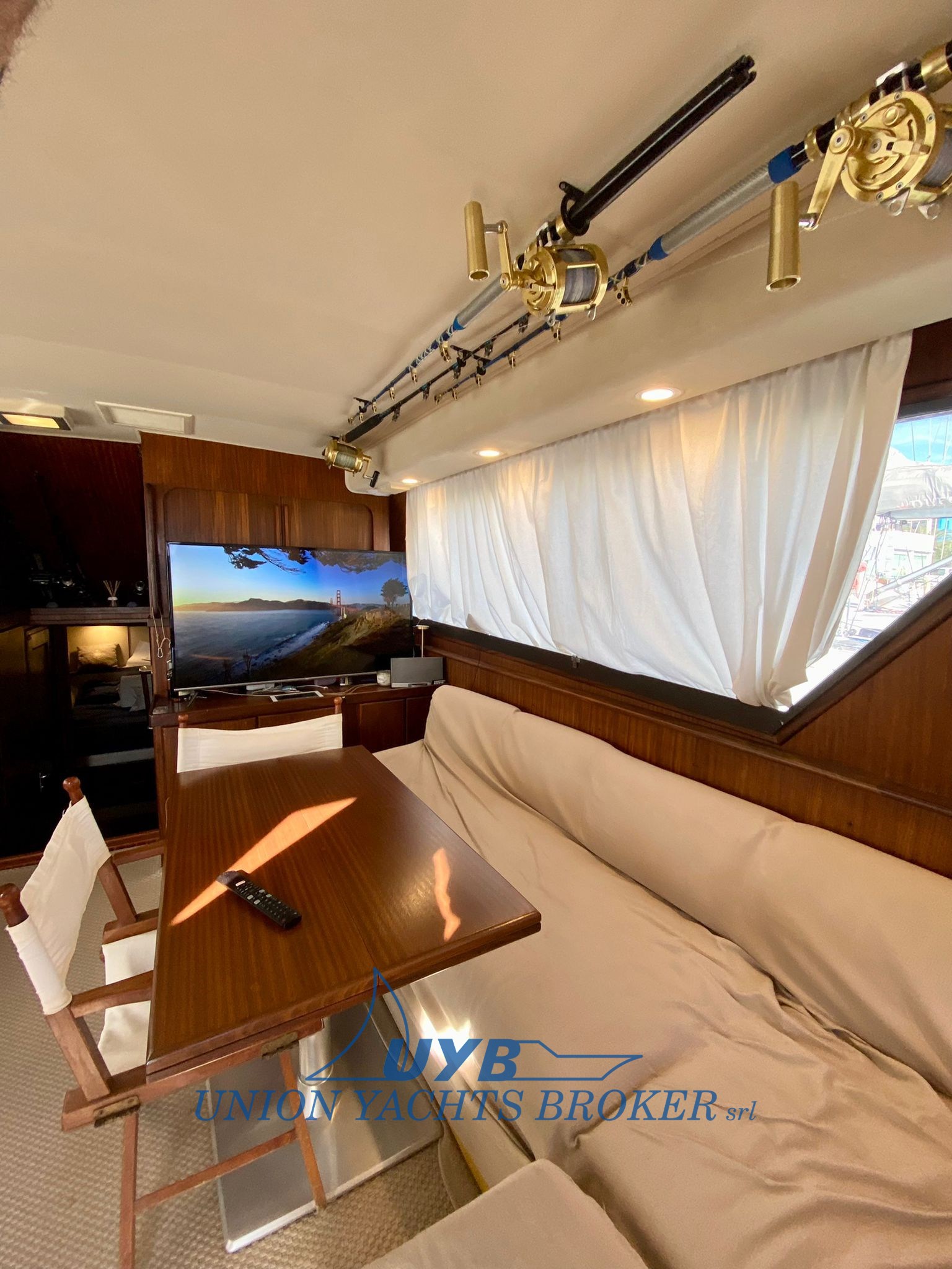 1990 Hatteras 41 Convertible te koop (photo 5)