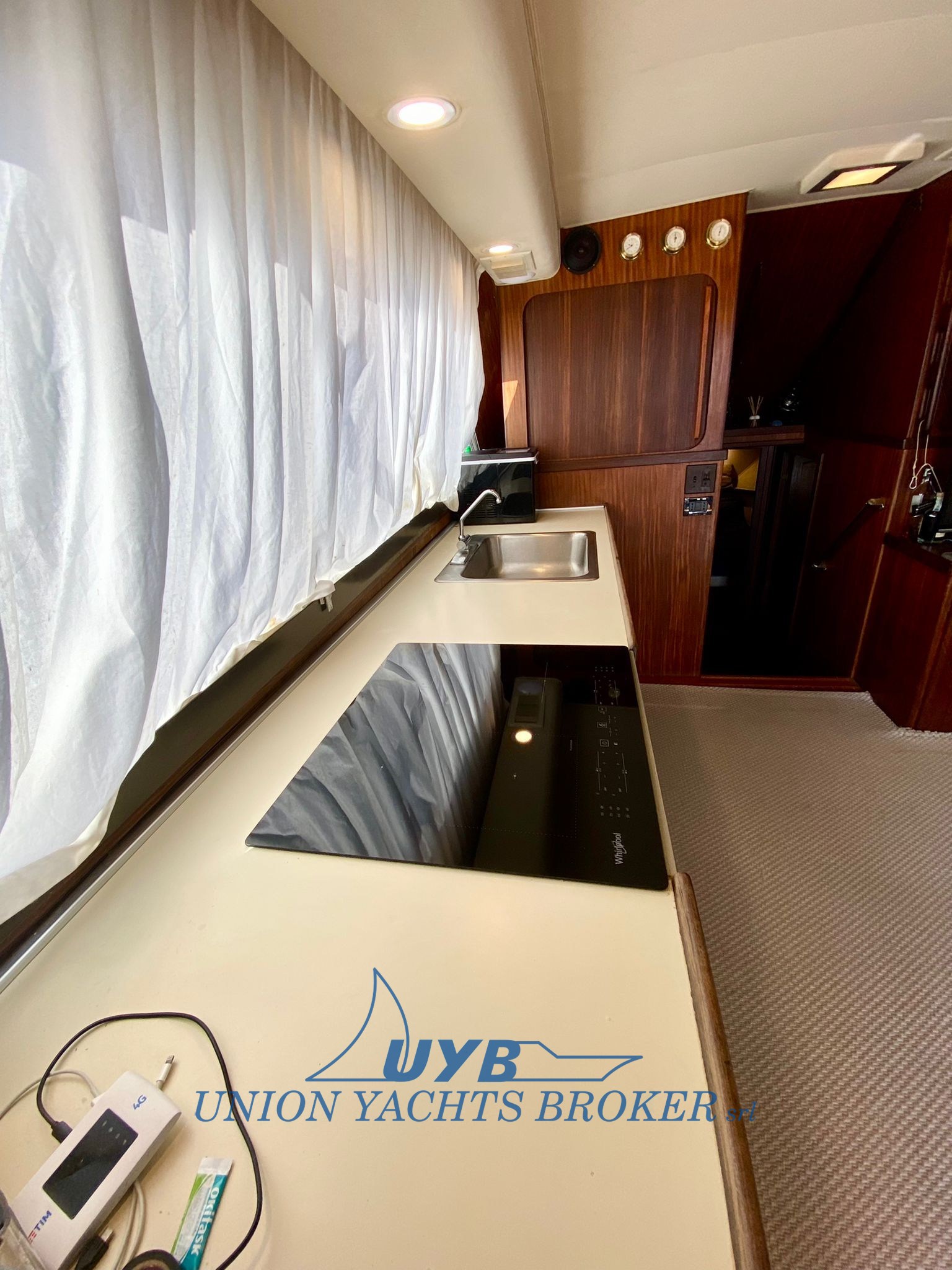 1990 Hatteras 41 Convertible te koop (photo 8)