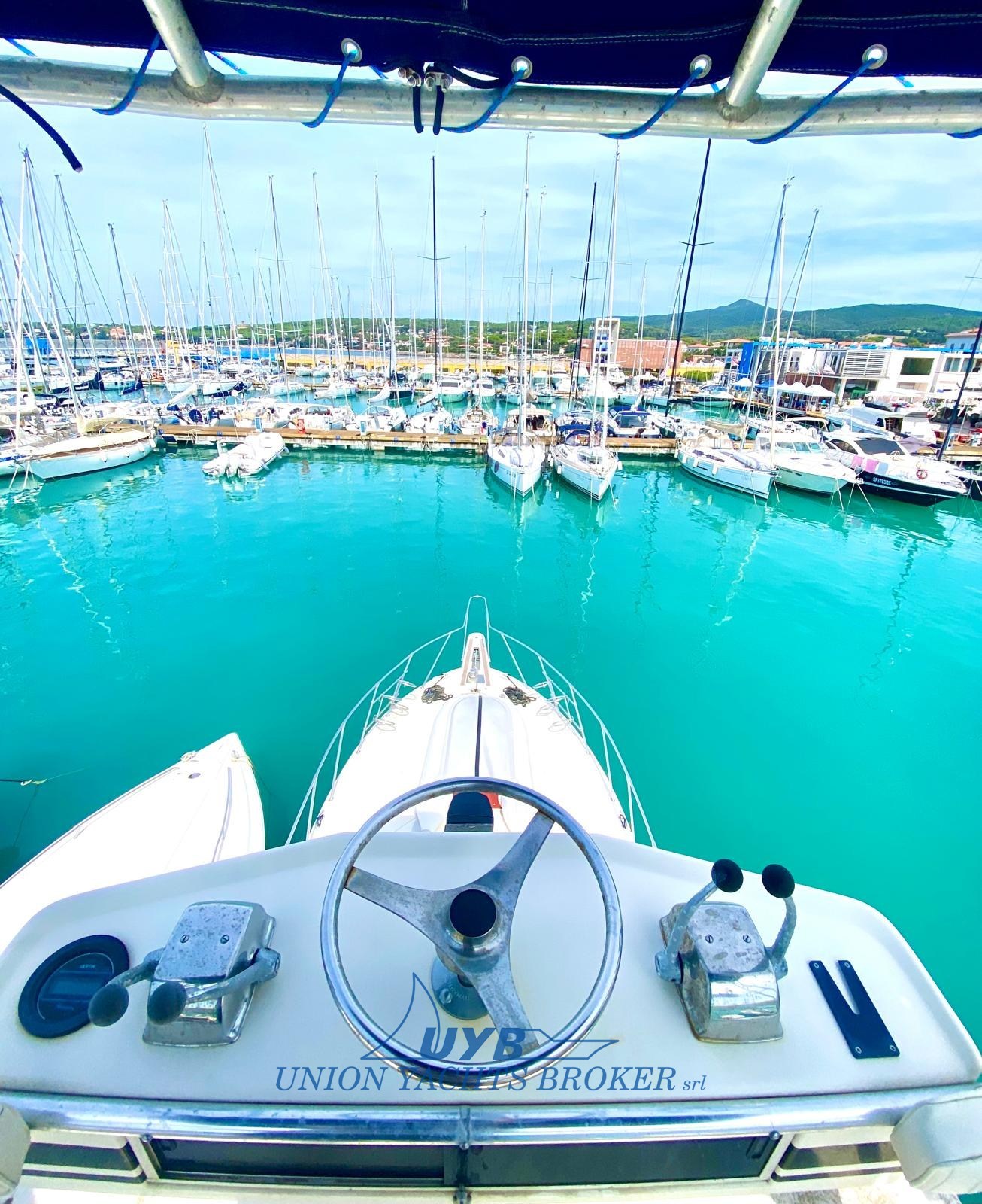 1990 Hatteras 41 Convertible te koop (photo 11)