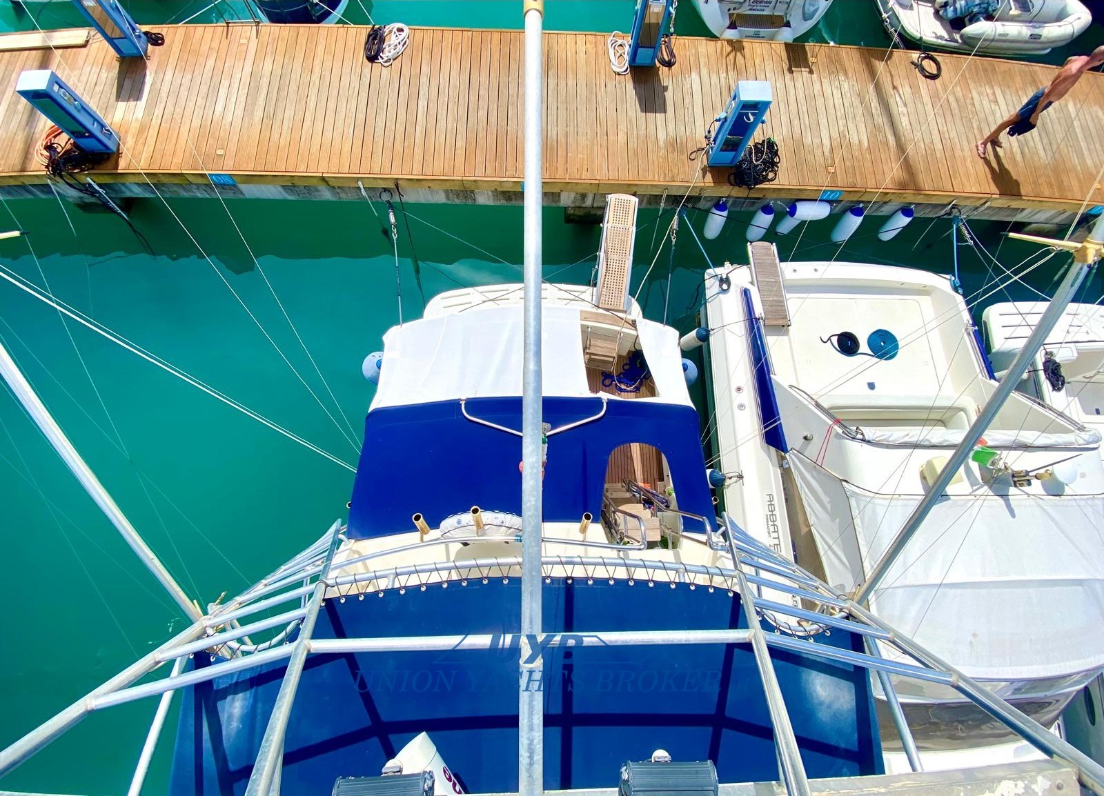 1990 Hatteras 41 Convertible te koop (photo 12)