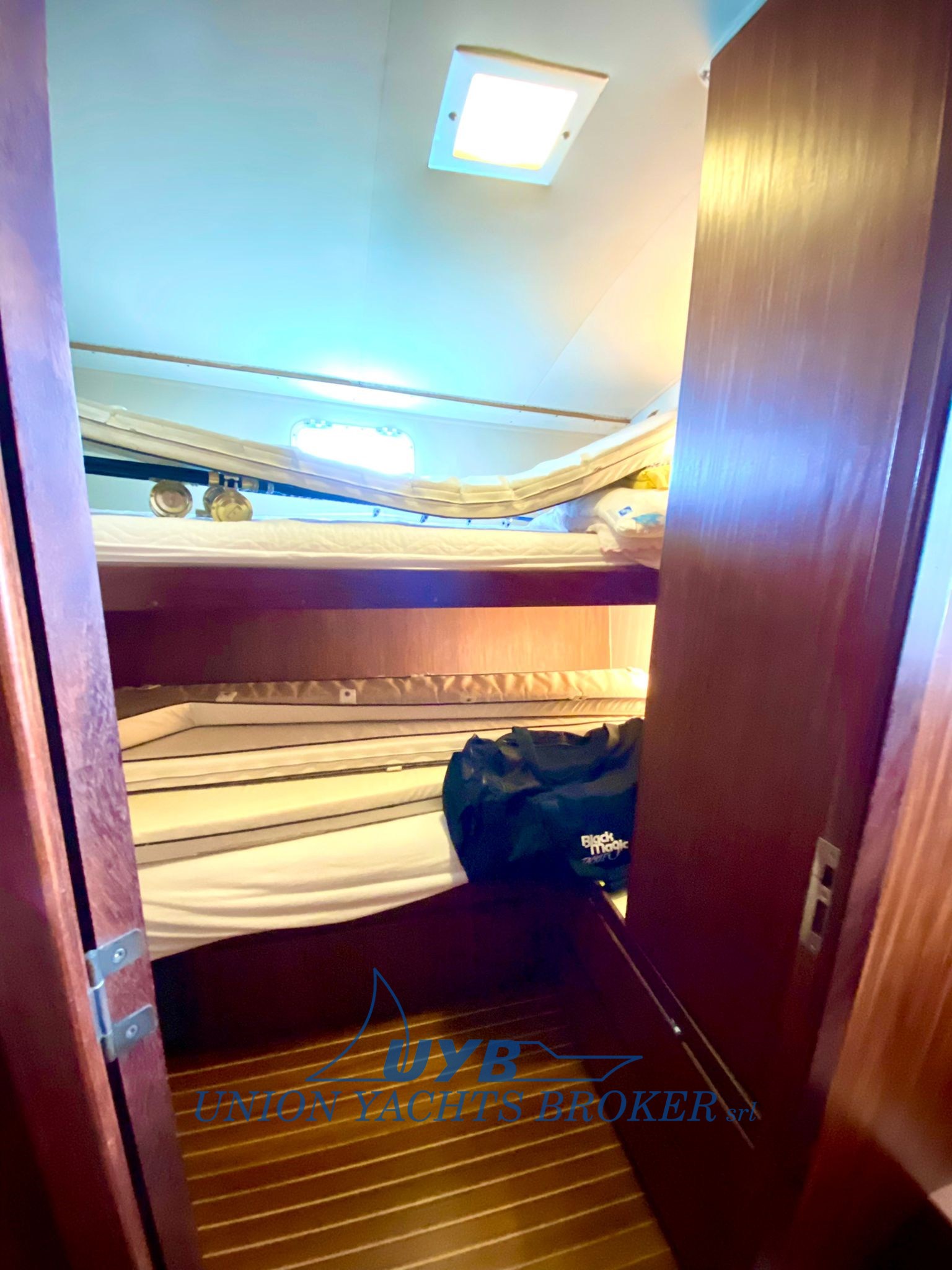 1990 Hatteras 41 Convertible te koop (photo 15)