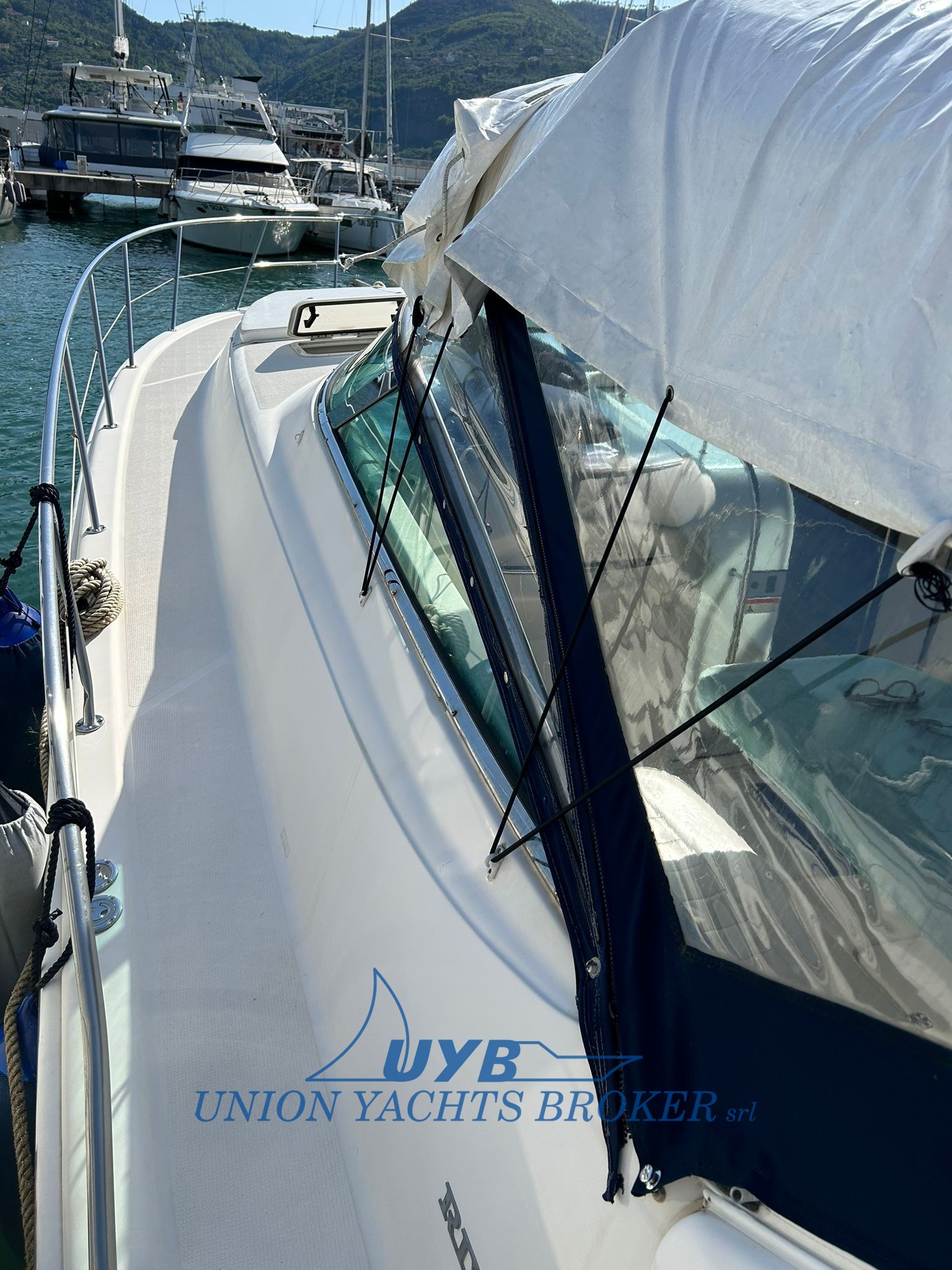 2004 Riviera Marine 4000 Offshore à vendre (photo 19)