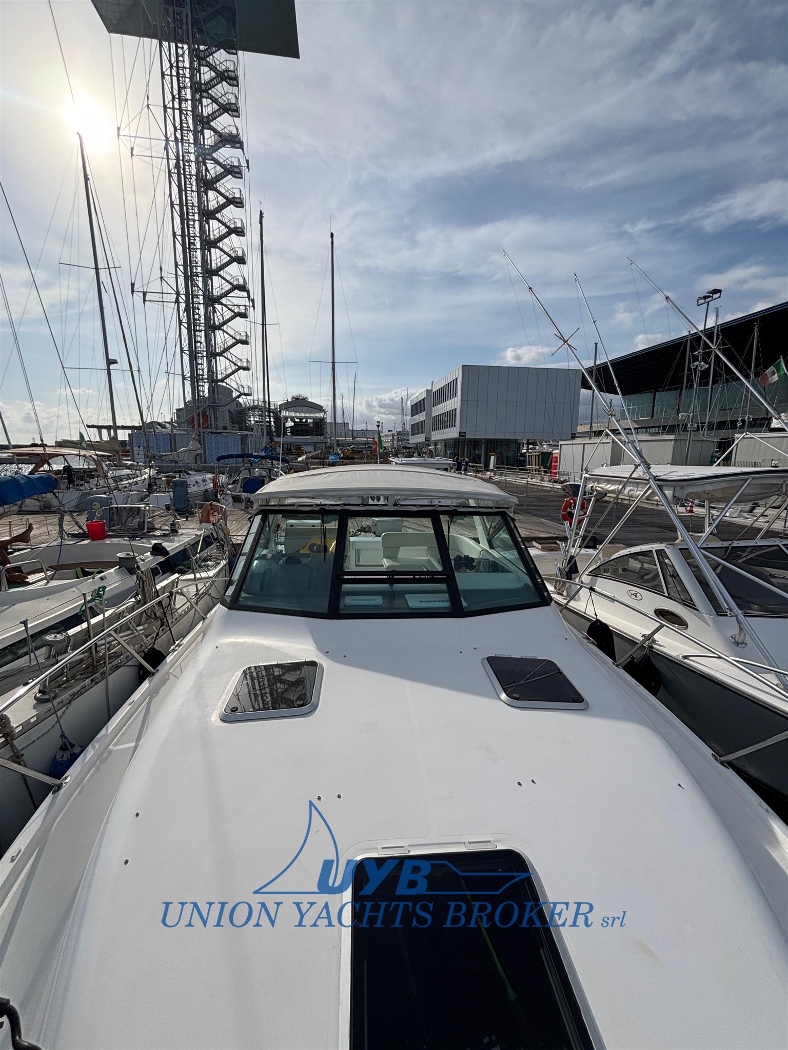 2003 Tiara Yachts 3100 Open for sale (photo 3)