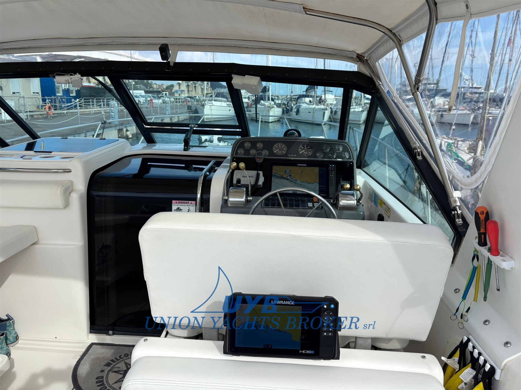 2003 Tiara Yachts 3100 Open for sale (photo 15)