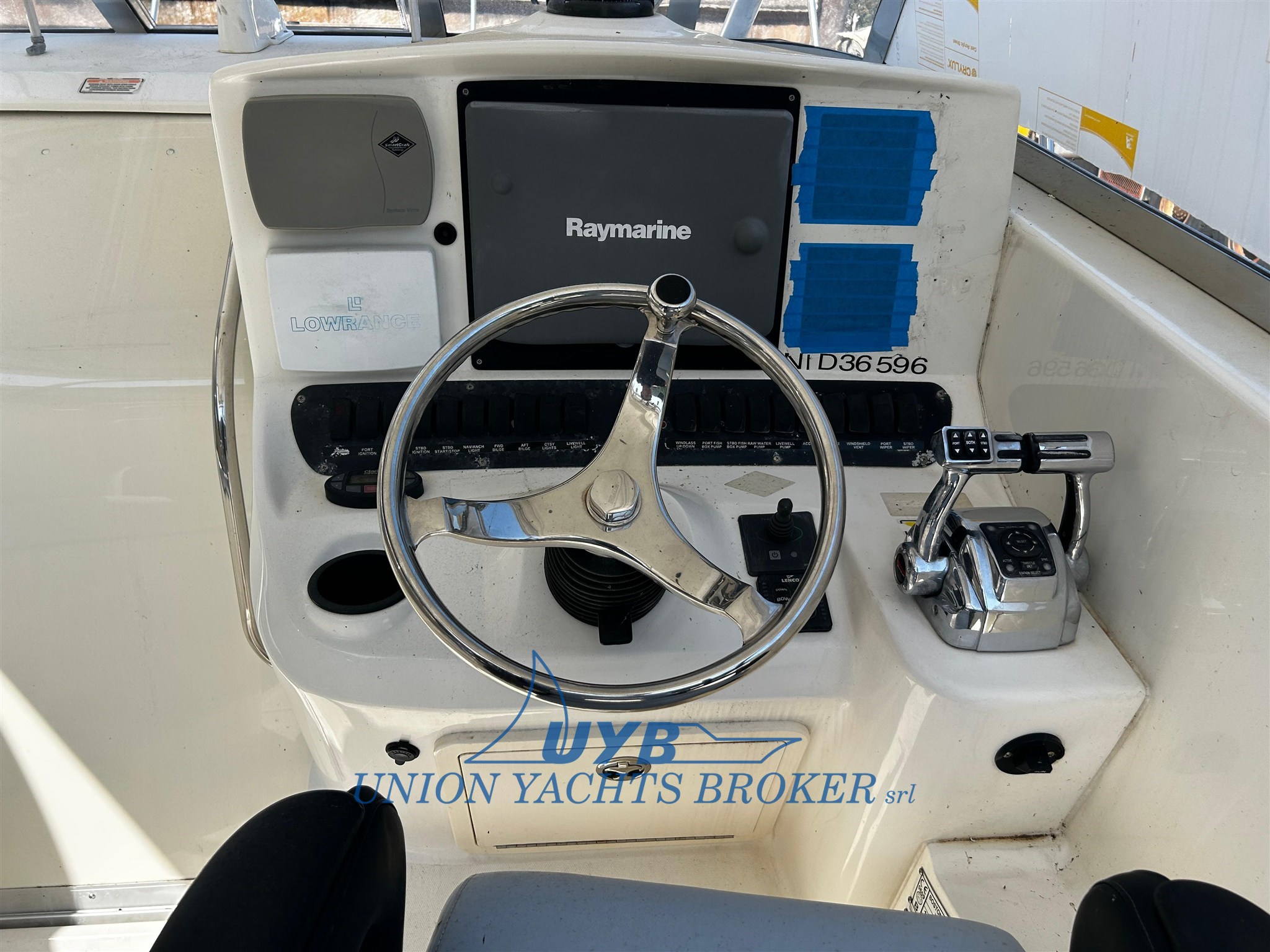 2005 Boston Whaler Boston 305 Conquest te koop (photo 10)