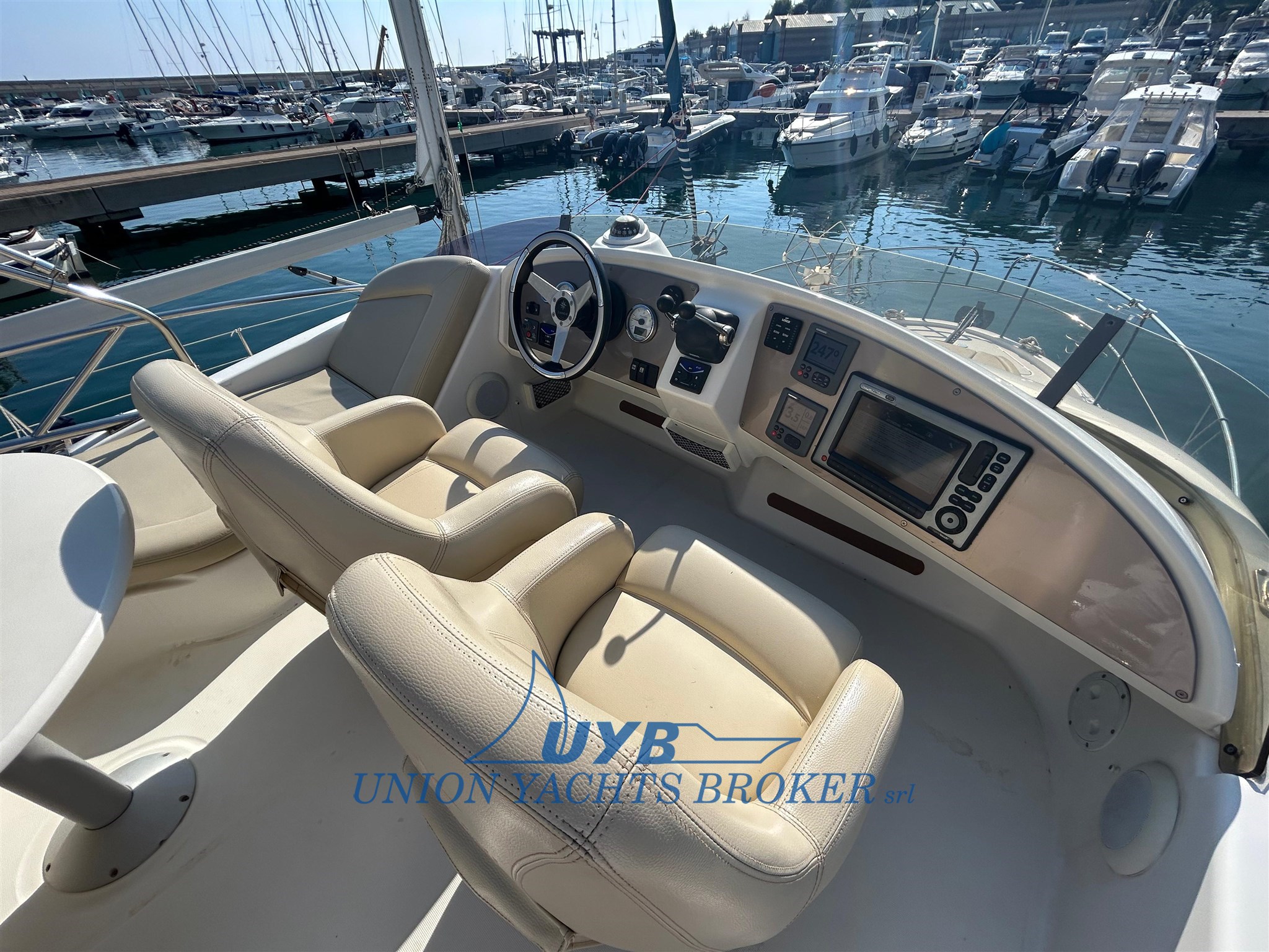 2010 Prestige 32 à vendre (photo 3)
