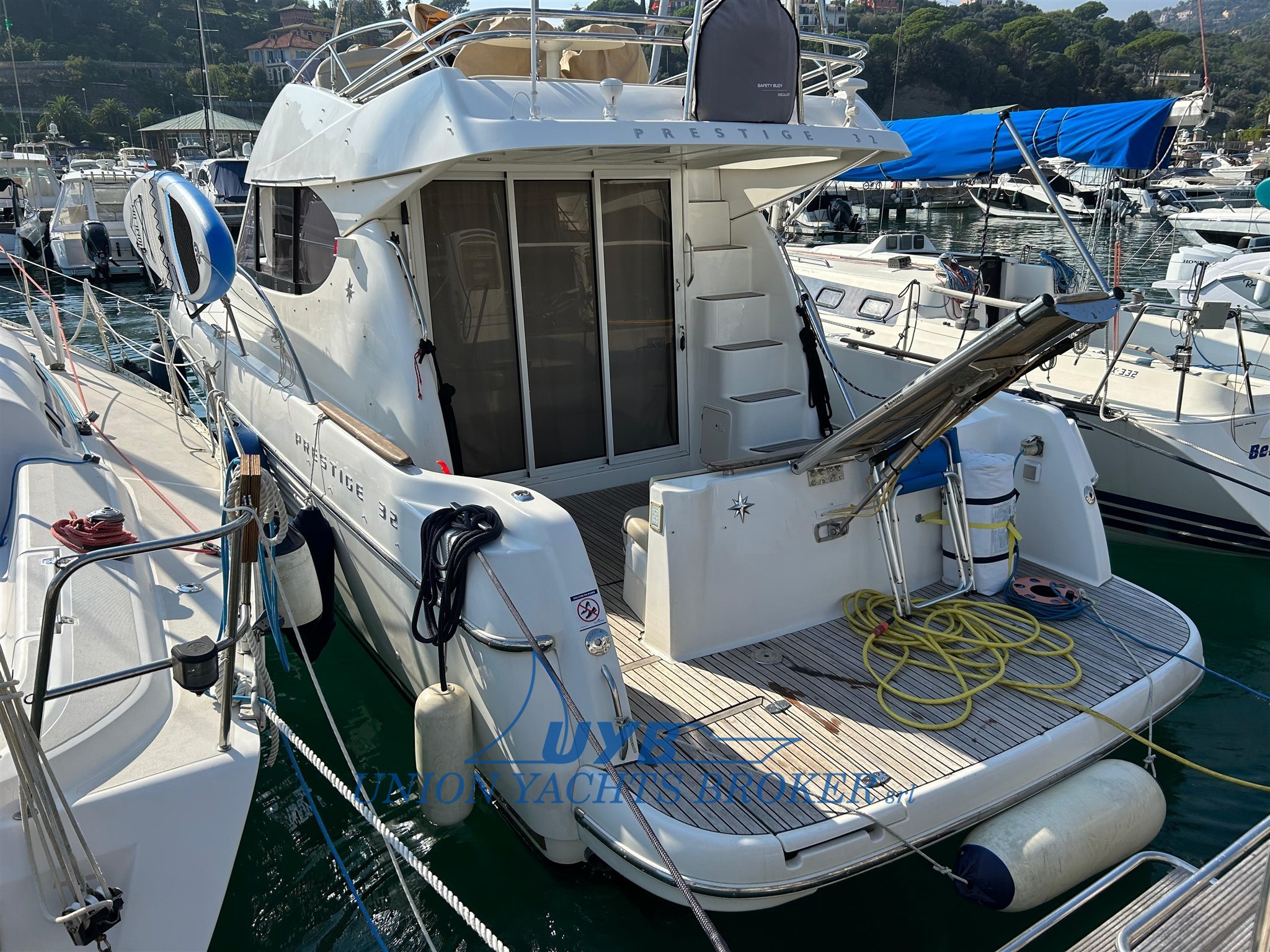 2010 Prestige 32 à vendre (photo 9)