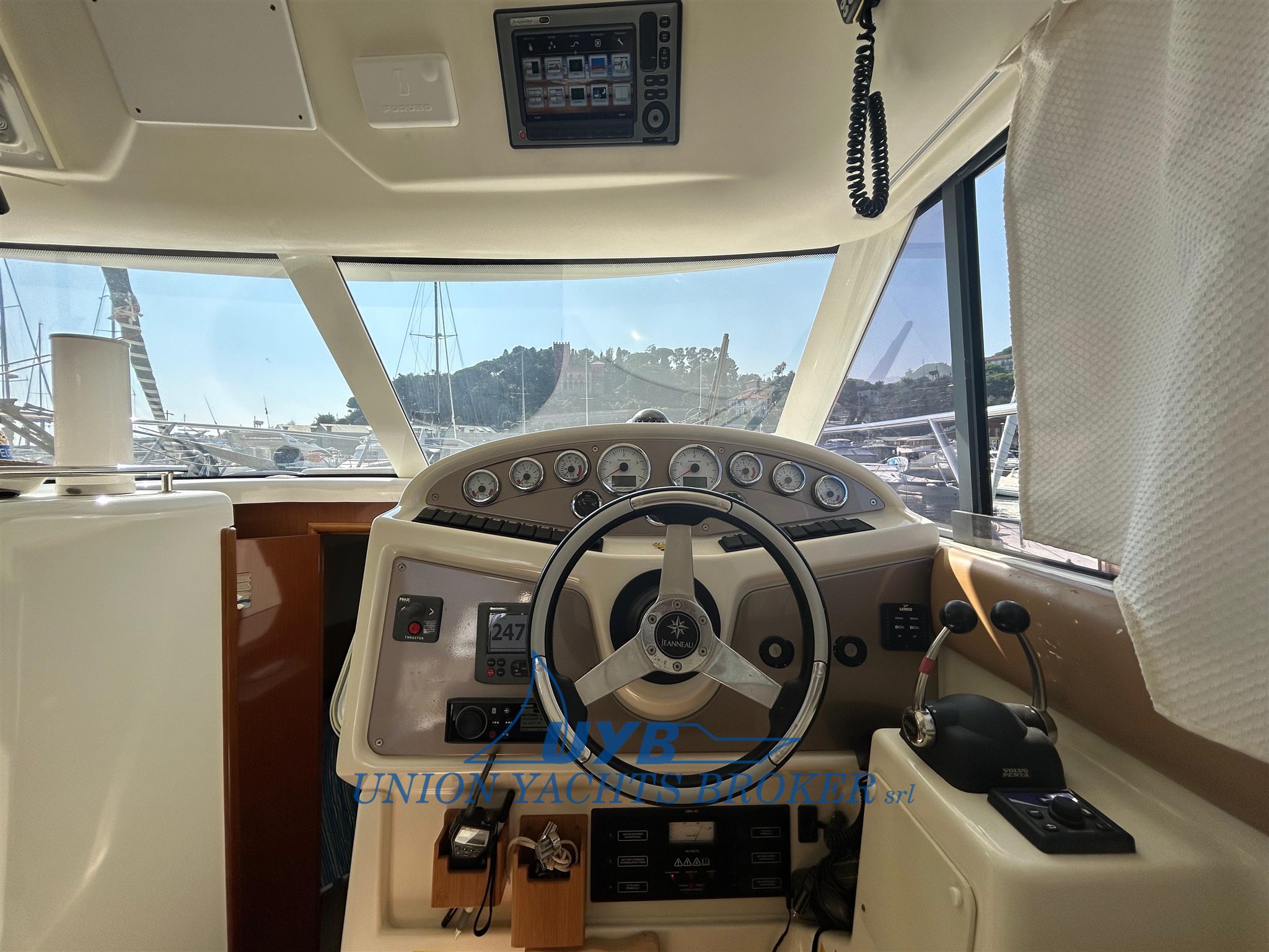 2010 Prestige 32 à vendre (photo 12)