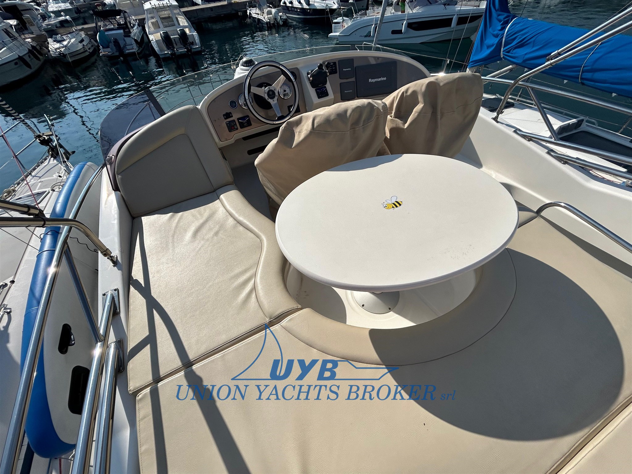 2010 Prestige 32 à vendre (photo 21)