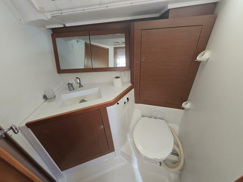 2015 Beneteau Oceanis 45 à vendre (photo 17)