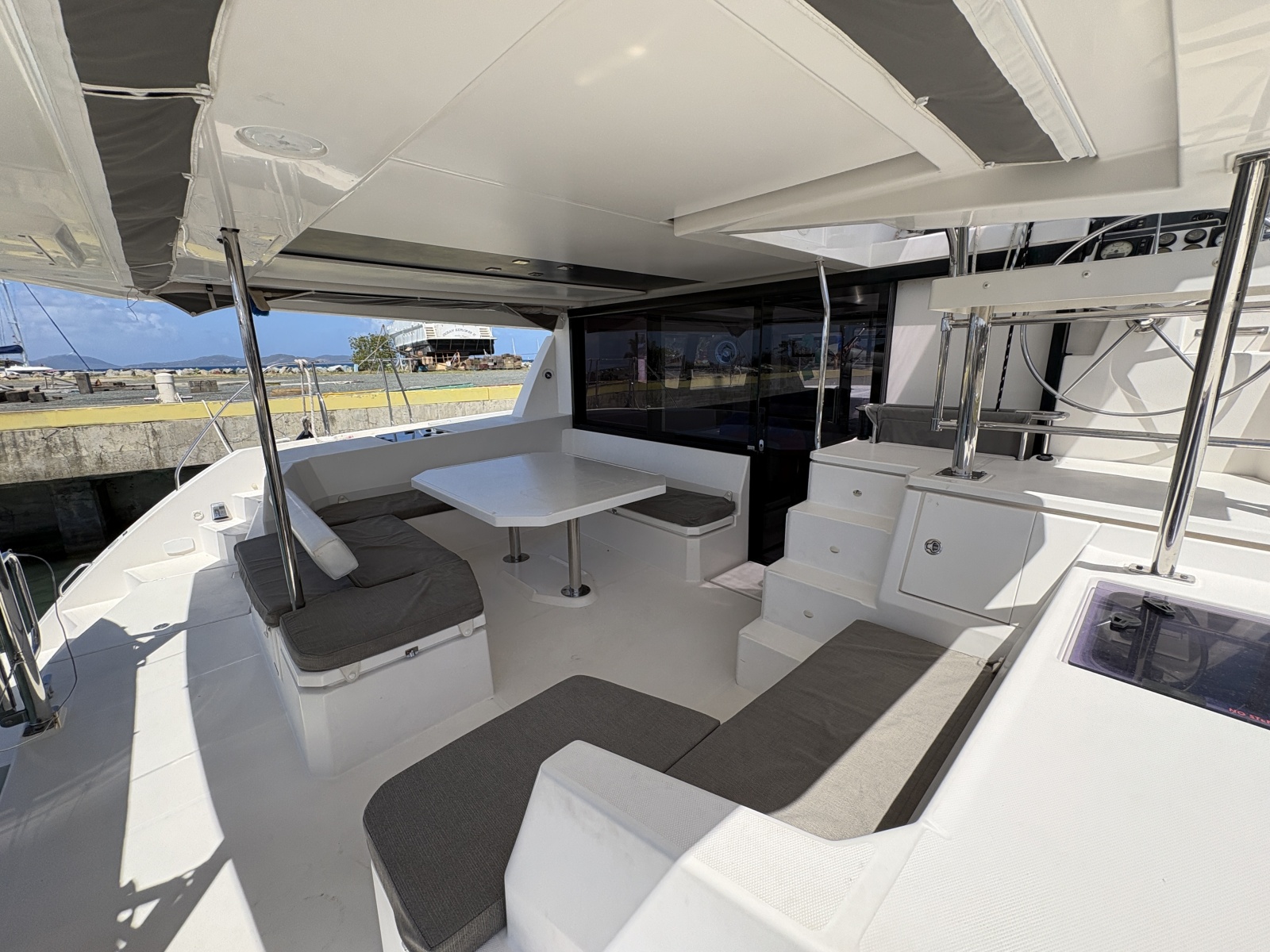 2019 Robertson & Caine Leopard 45 na sprzedaż (photo 5)