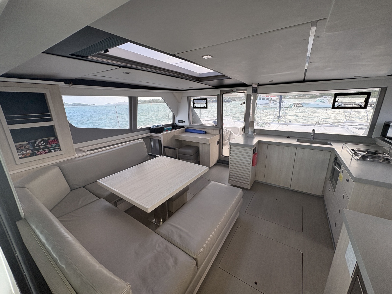 2019 Robertson & Caine Leopard 45 na sprzedaż (photo 13)