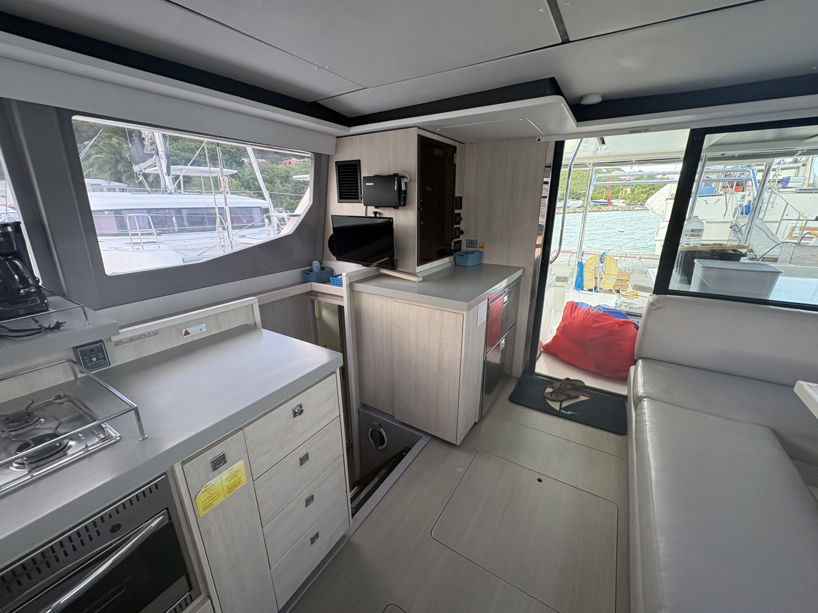2019 Robertson & Caine Leopard 45 na sprzedaż (photo 15)