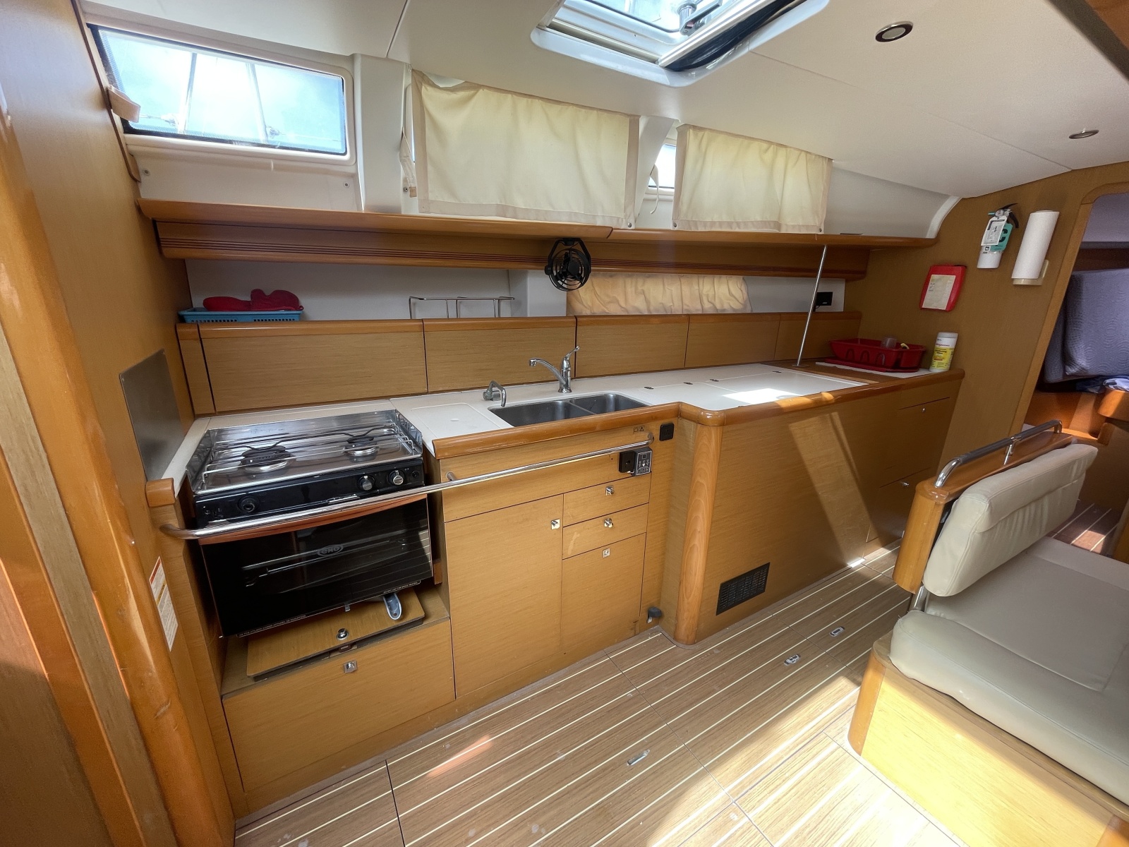 2010 Jeanneau 44I for sale (photo 9)