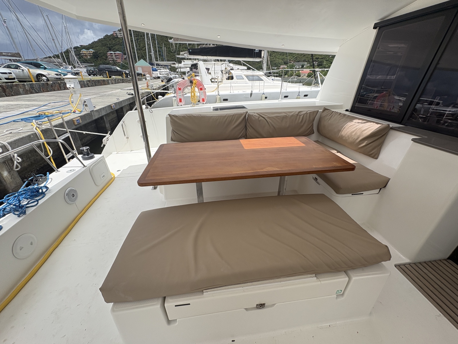 2017 Fountaine Pajot Helia 44 Evolution Oceanic Package zu verkaufen (photo 10)