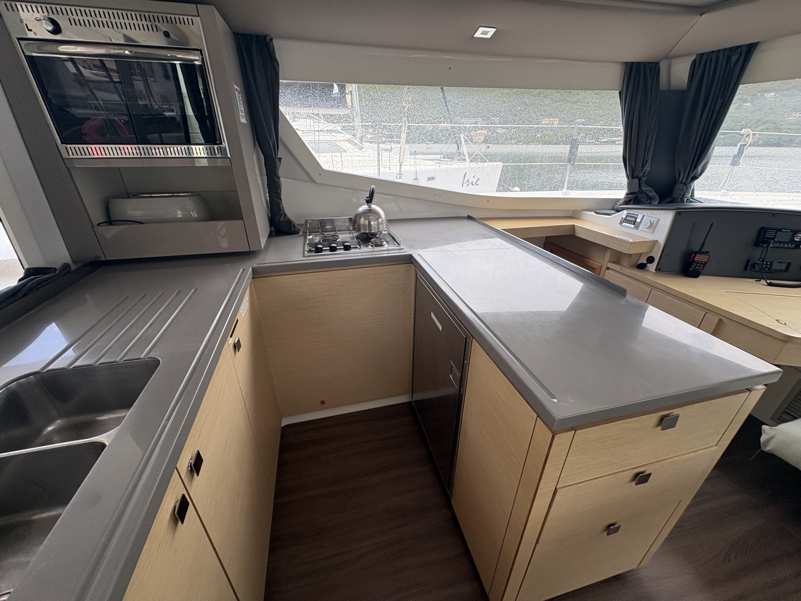 2017 Fountaine Pajot Helia 44 Evolution Oceanic Package zu verkaufen (photo 15)