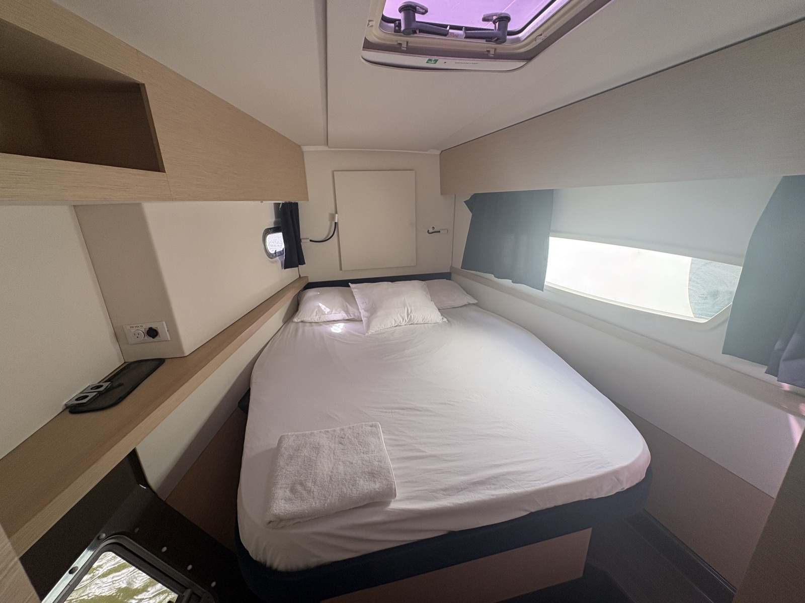 2017 Fountaine Pajot Helia 44 Evolution Oceanic Package zu verkaufen (photo 25)