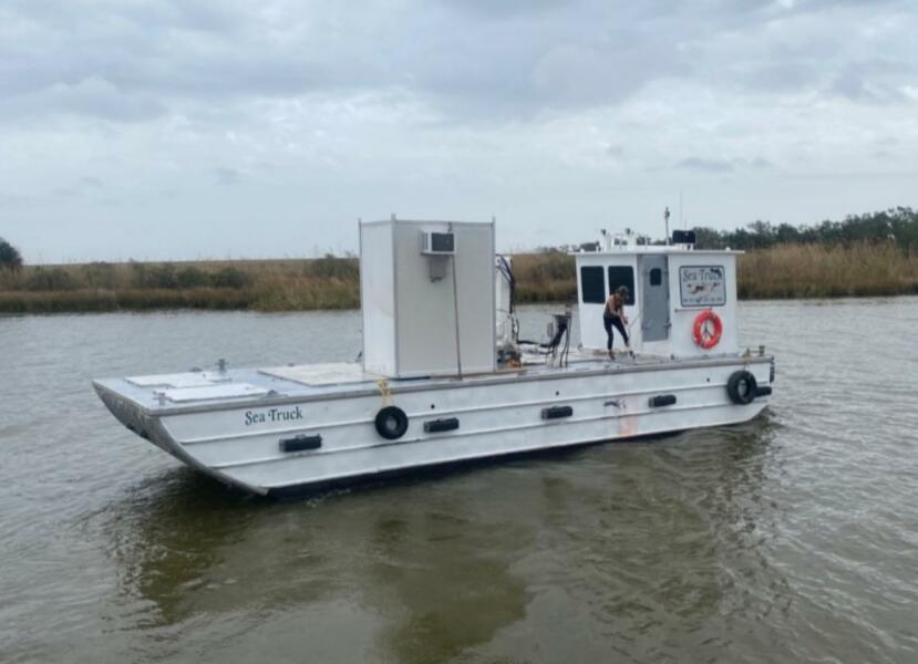 1985 Custom Aluminum Barge for sale (photo 4)