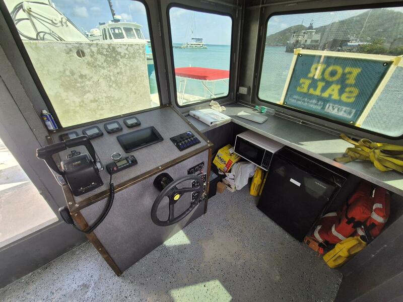 1985 Custom Aluminum Barge for sale (photo 10)