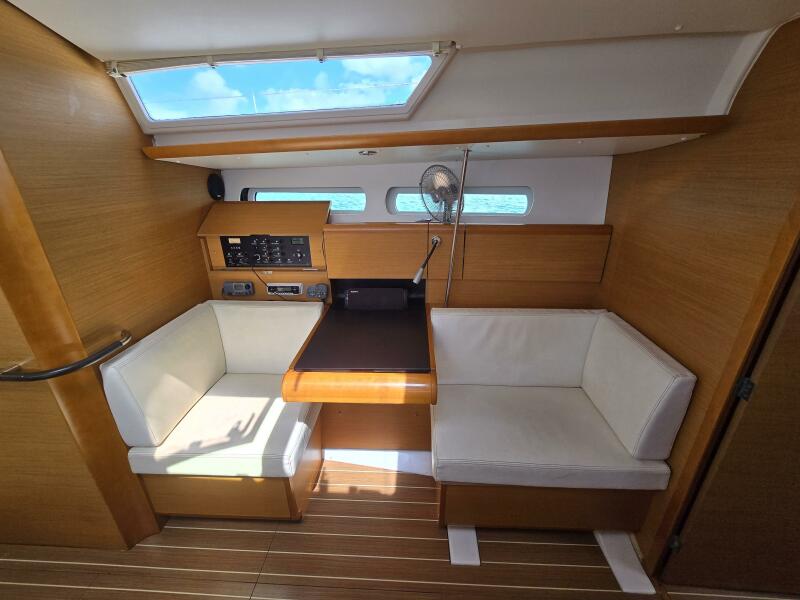 2013 Jeanneau Sun Odyssey 409 for sale (photo 12)
