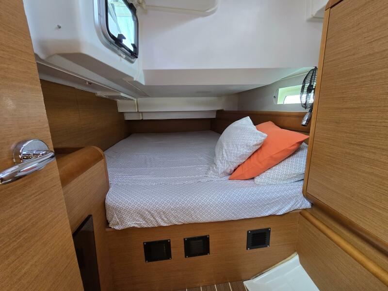 2013 Jeanneau Sun Odyssey 409 for sale (photo 16)