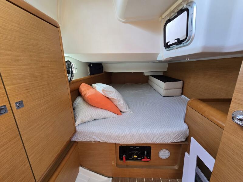 2013 Jeanneau Sun Odyssey 409 for sale (photo 17)