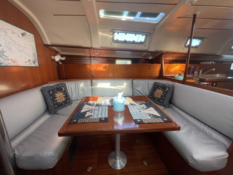 1993 Beneteau Oceanis 400 for sale (photo 15)