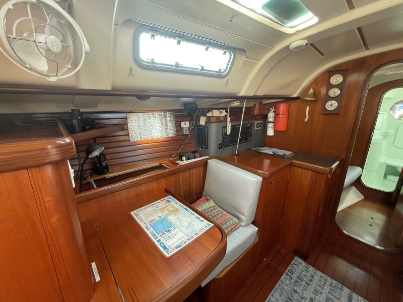 1993 Beneteau Oceanis 400 for sale (photo 17)