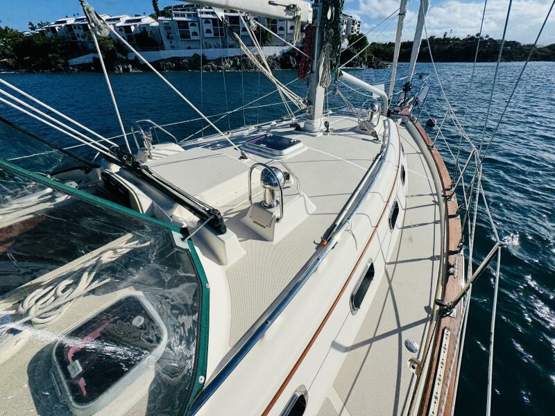 2011 Island Packet 370 for sale (photo 11)