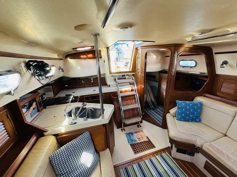 2011 Island Packet 370 for sale (photo 19)