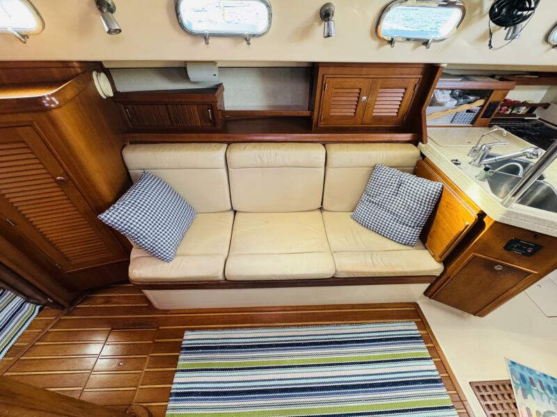 2011 Island Packet 370 for sale (photo 21)