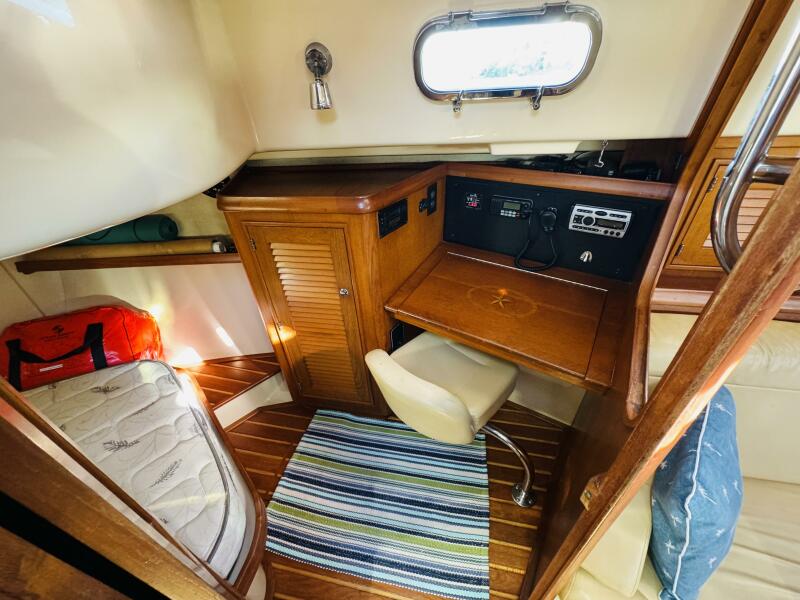 2011 Island Packet 370 for sale (photo 24)