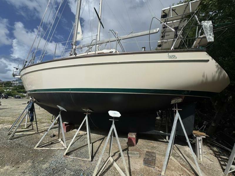 2011 Island Packet 370 for sale (photo 27)