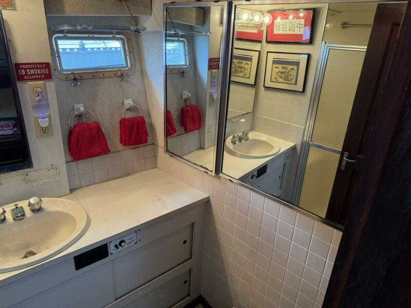 1979 Hatteras 37 Convertible zu verkaufen (photo 16)