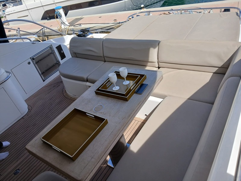 2011 Princess V62 for sale (photo 10)