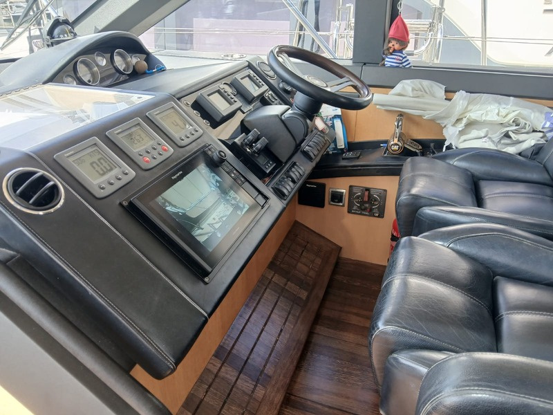 2011 Princess V62 for sale (photo 21)