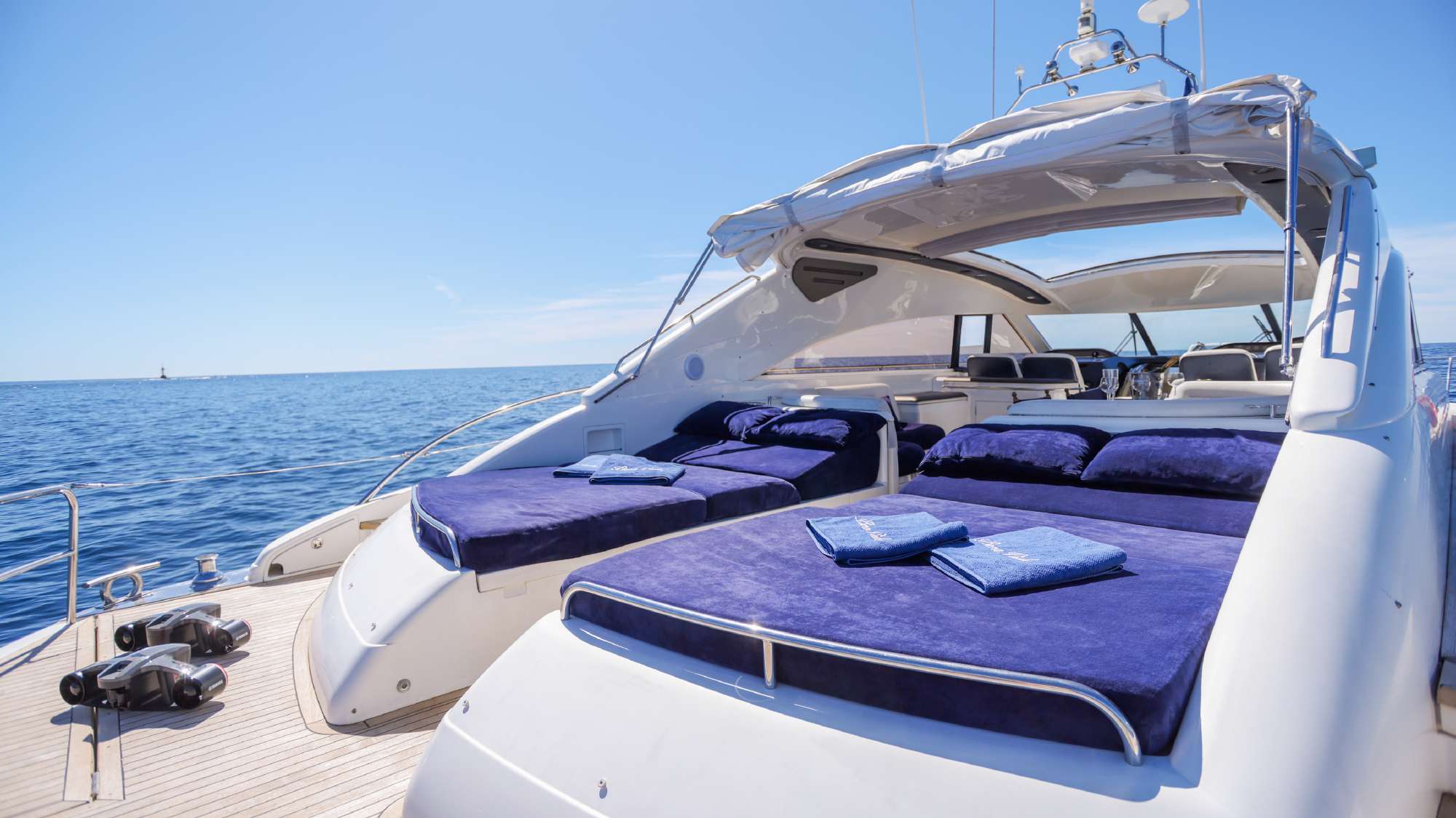 2003 Princess V65 for sale (photo 6)