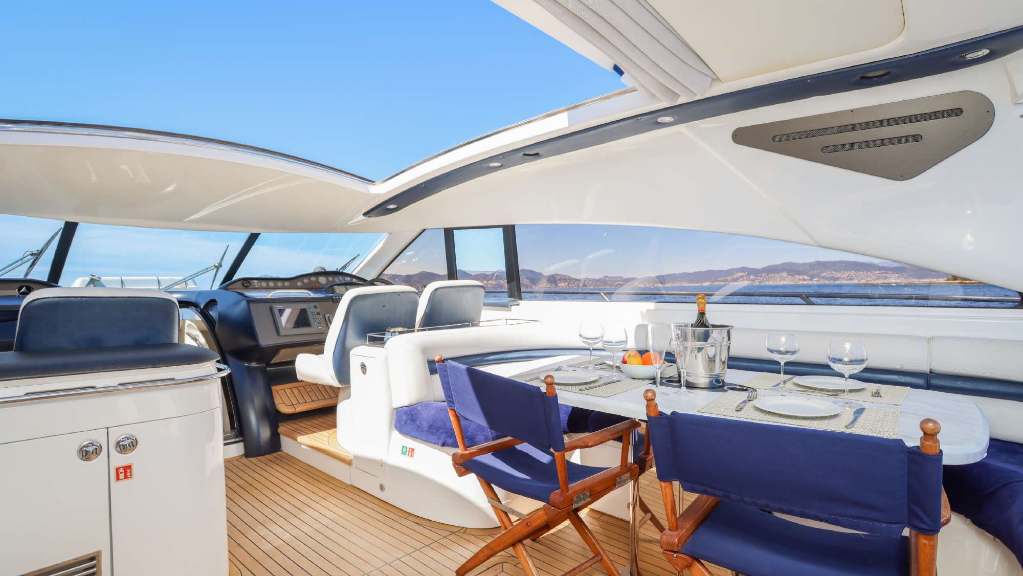 2003 Princess V65 for sale (photo 9)