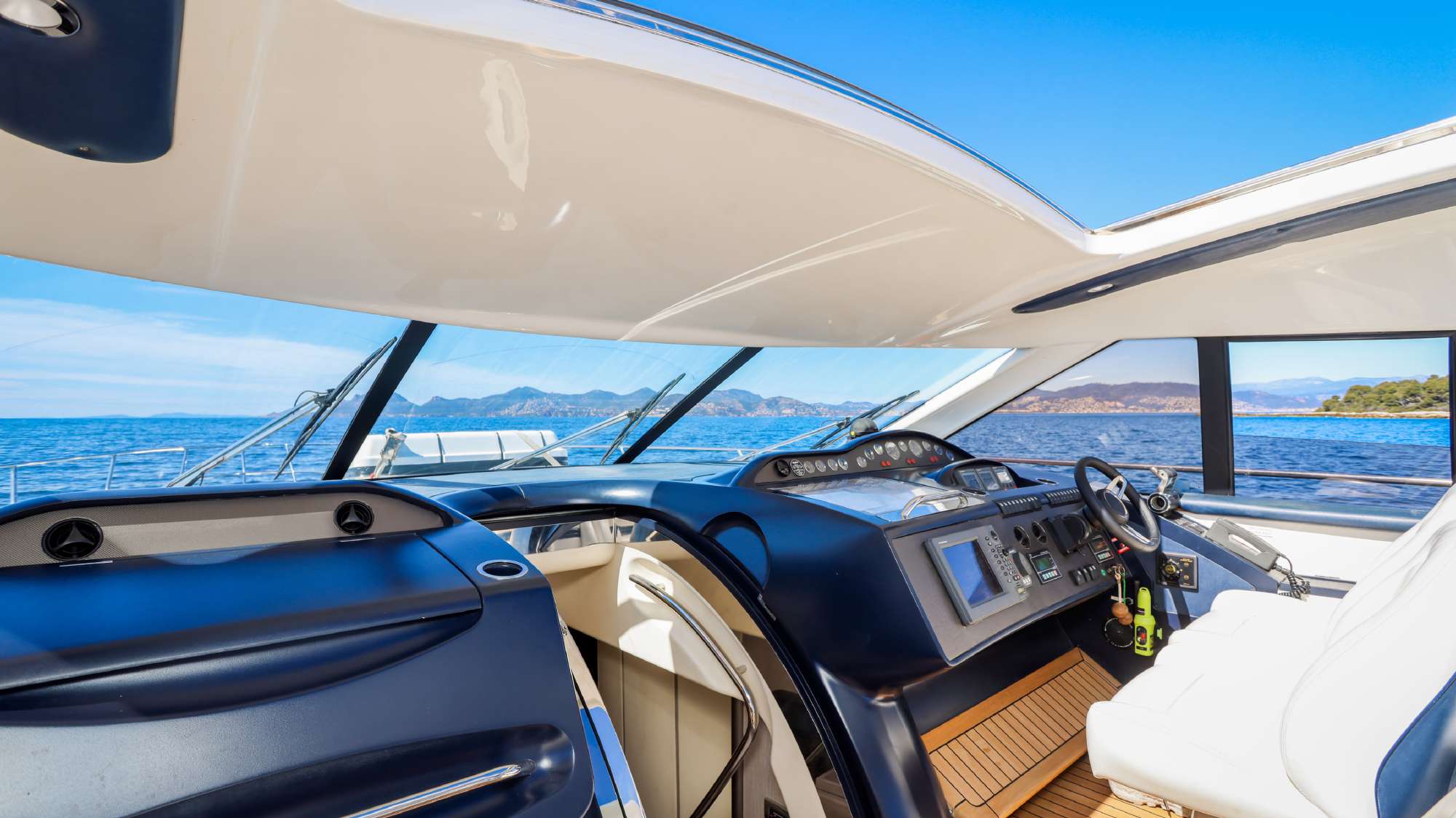 2003 Princess V65 for sale (photo 10)
