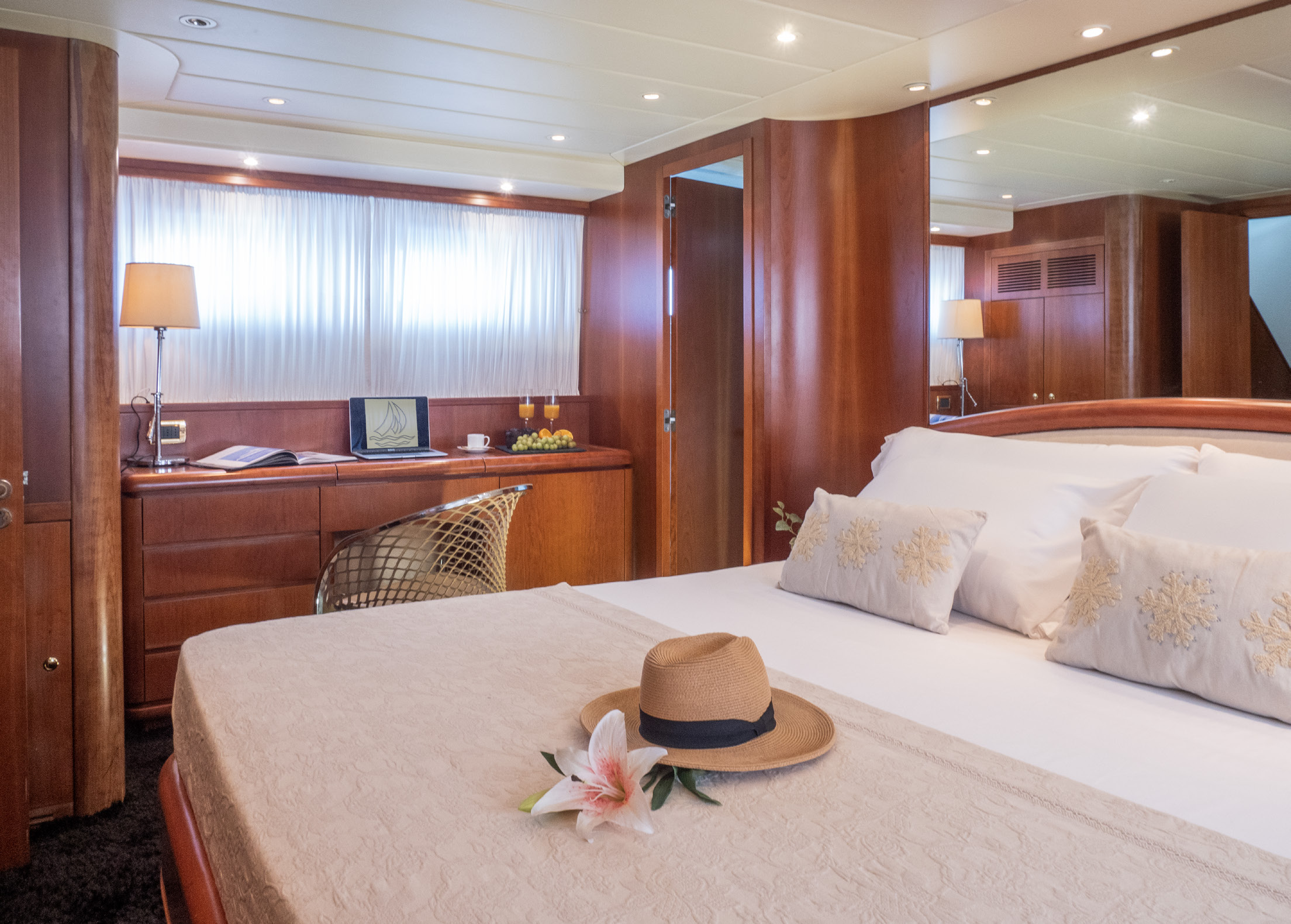 2001 Falcon Yachts Falcon 100 en alquiler (photo 10)