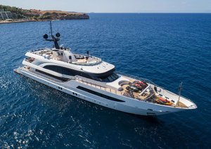 Miss Tor Yacht Moka