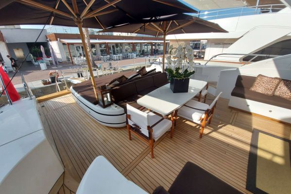 2006 Overmarine Mangusta 92 te koop (photo 12)