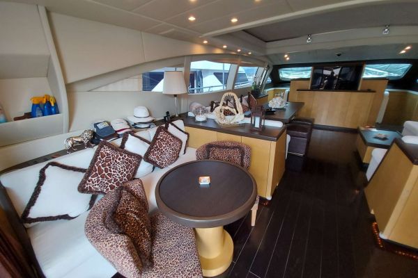 2006 Overmarine Mangusta 92 te koop (photo 15)