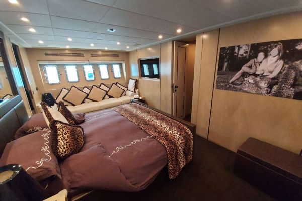 2006 Overmarine Mangusta 92 te koop (photo 21)